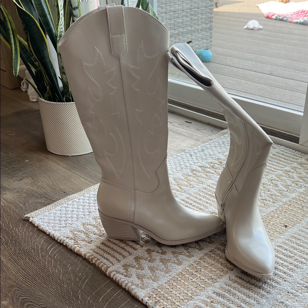 Elegant Cream Western Boots